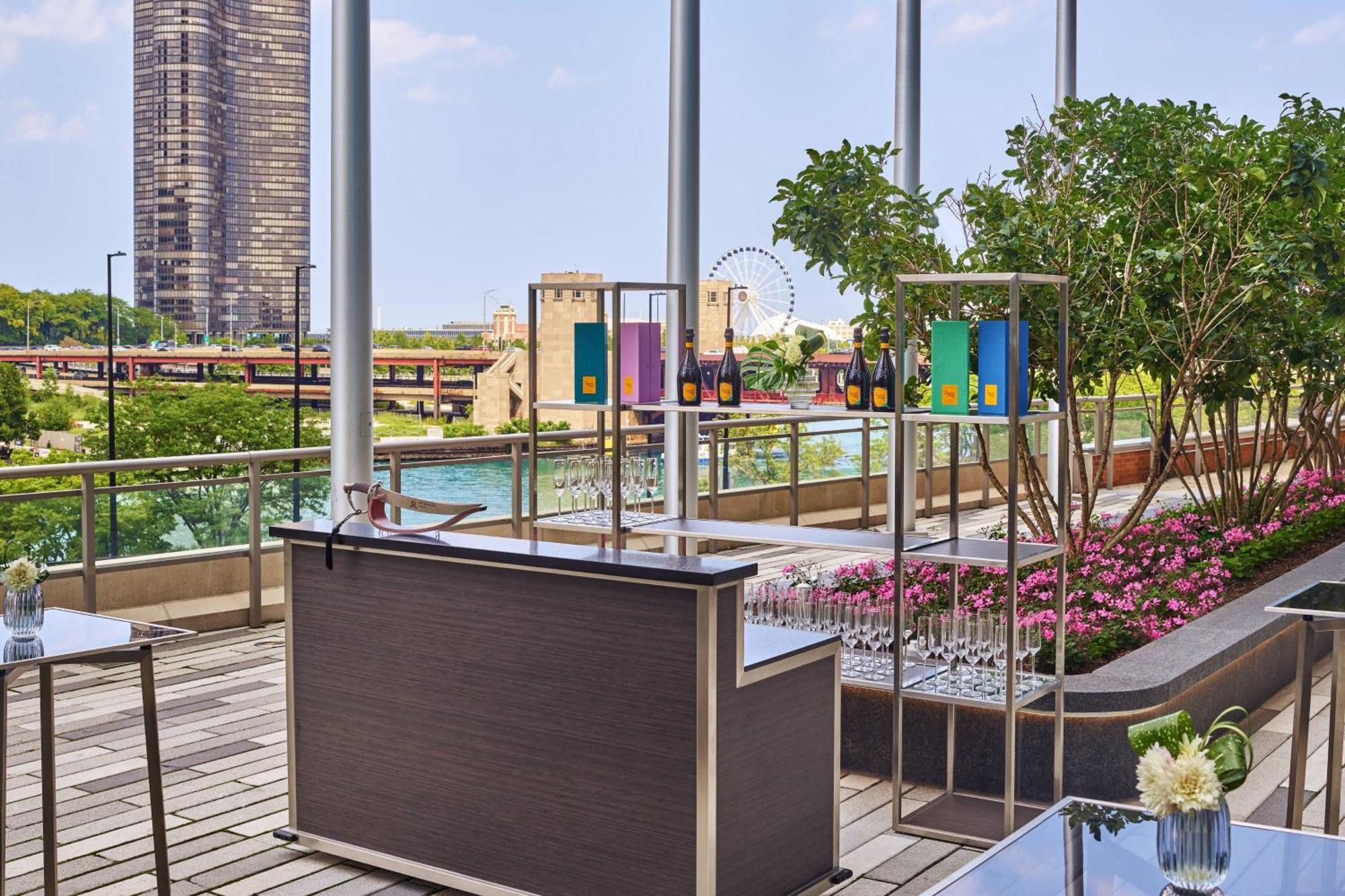 The St. Regis Chicago Hotel Exterior photo